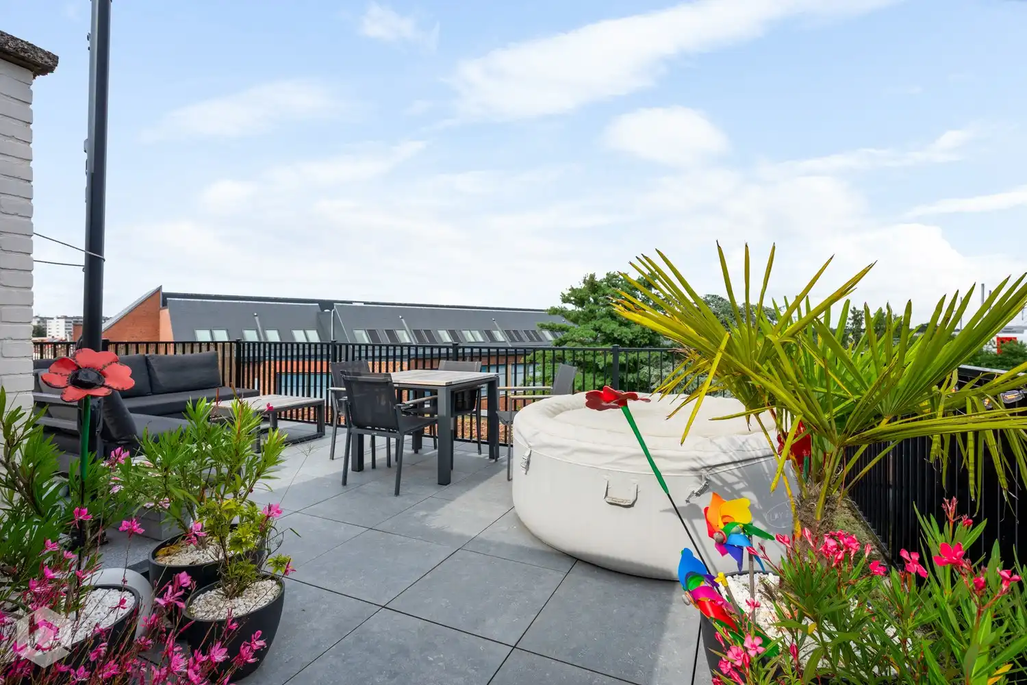 Ruime penthouse met 2 slpkrs, royaal dakterras en ruime garage foto 21