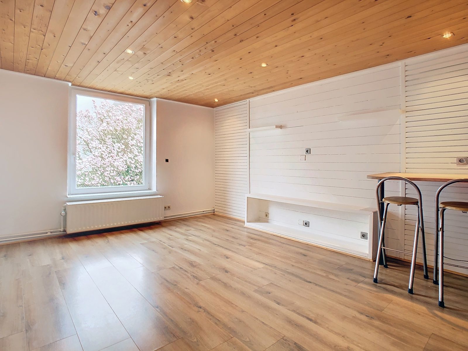 Huis en app. met 2 huisnrs., toonzaal, garage in centrum   foto 8