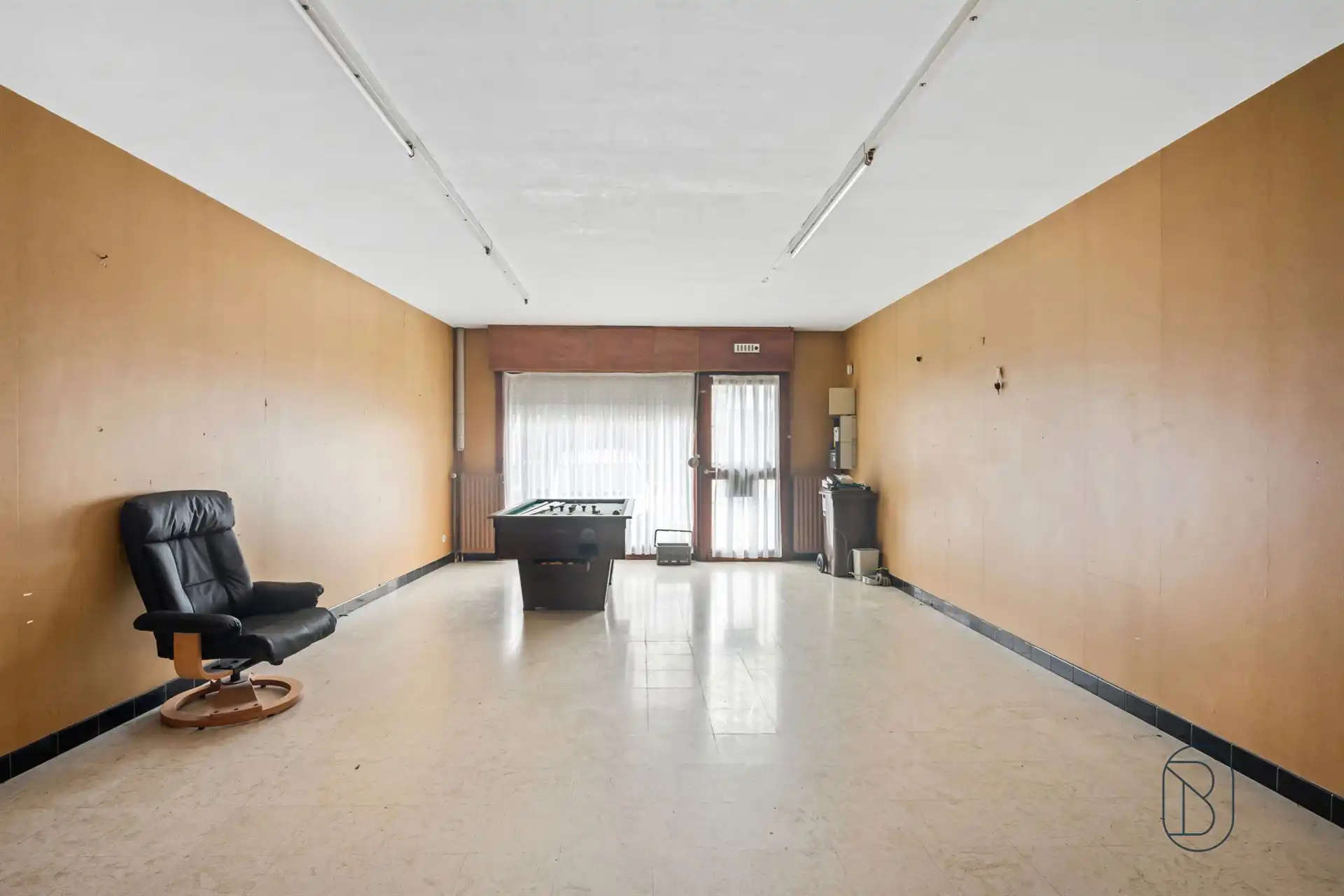 Degelijke gezinswoning op uitzonderlijk perceel van 2.330m² foto 7