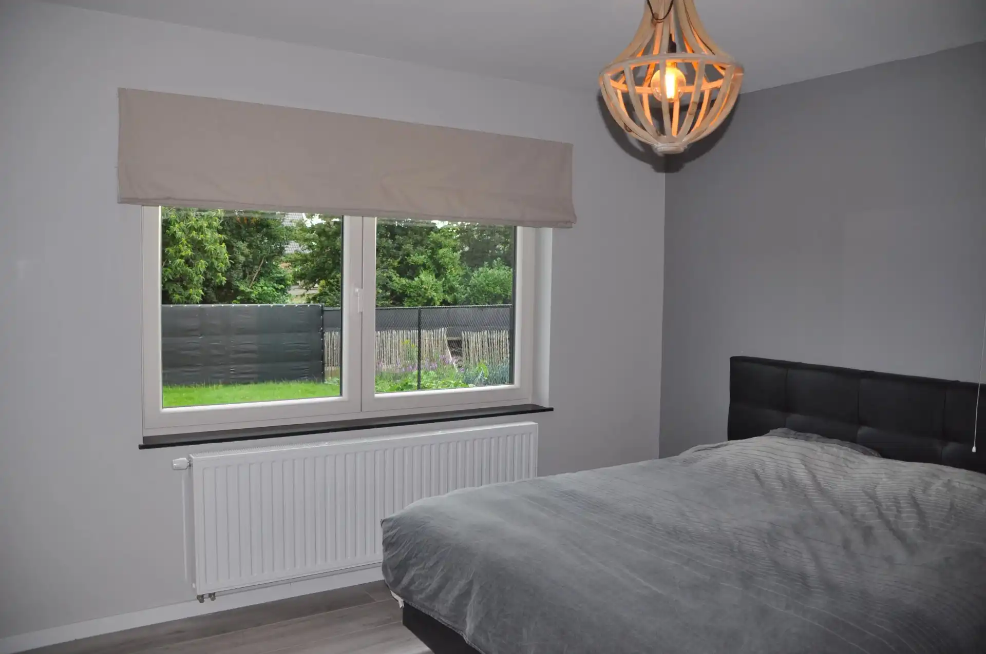 TIJDLOZE GERENOVEERDE WONING MET 2 SLPK’S IN RUSTIGE BUURT IN VELDWEZELT foto 16