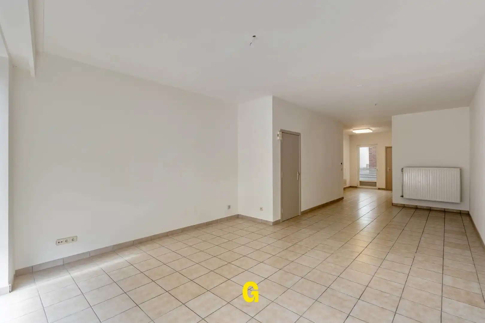 Degelijk gerenoveerde woning met 3 slaapkamers en leuk stadstuintje op 2a10ca, vlak bij het centrum foto 3