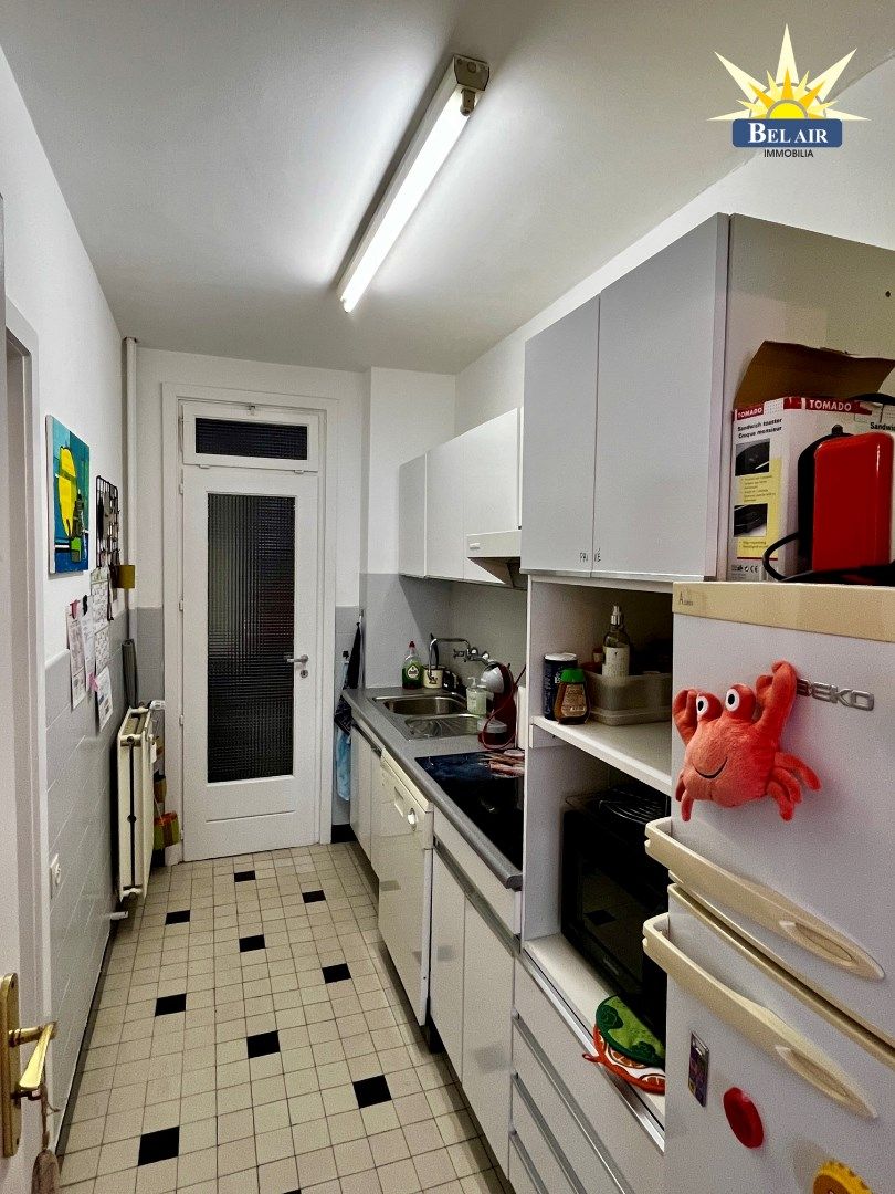 Appartement met 2 slaapkamers. Gesloten garagebox mogelijk in de buurt ! foto 6