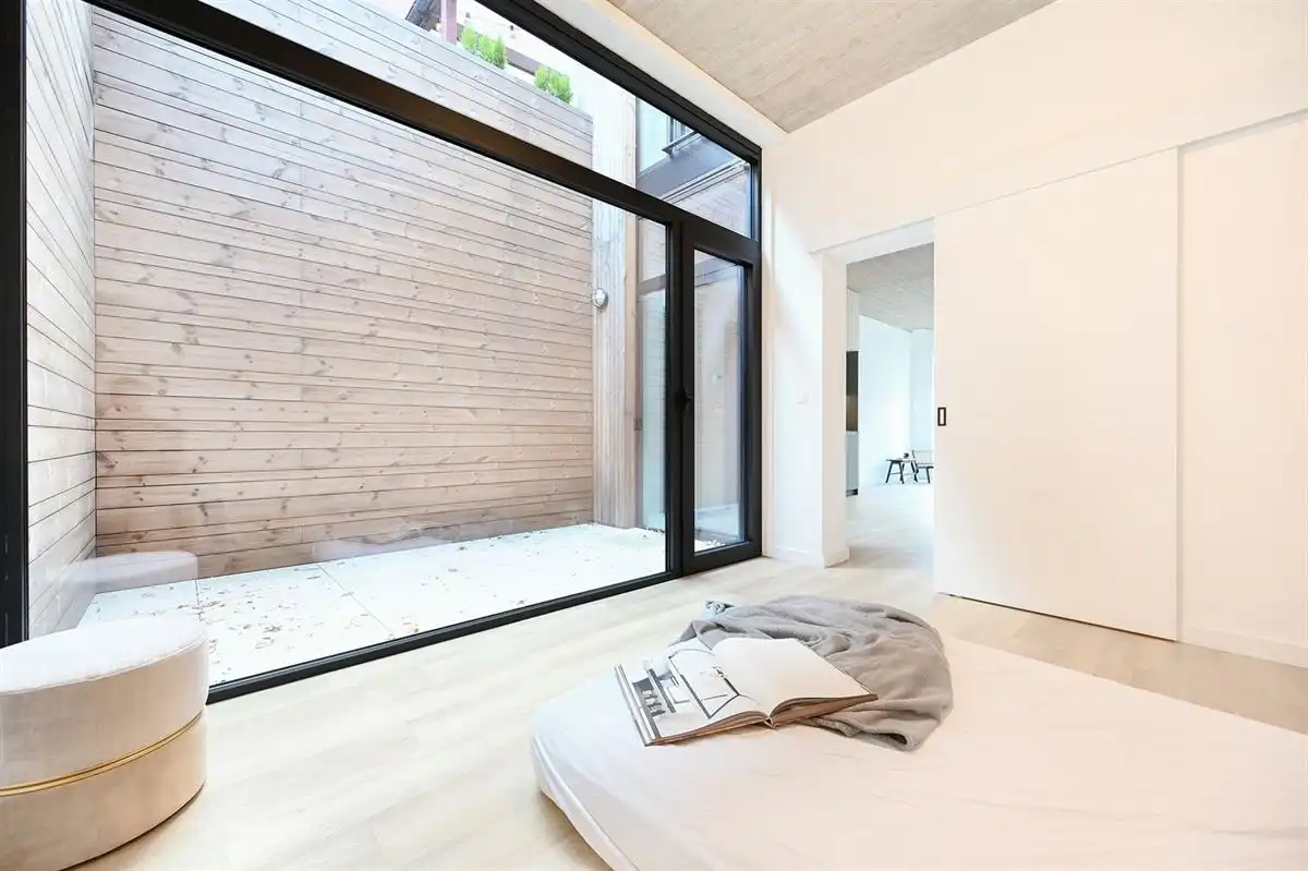 Top gerenoveerd gelijkvloersappartement foto 2