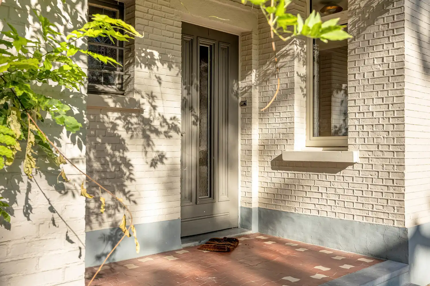 Instapklare en karaktervolle villa op toplocatie, gelegen op een ruim perceel van +-2450m², omgeven door rust, privacy en groen foto 6