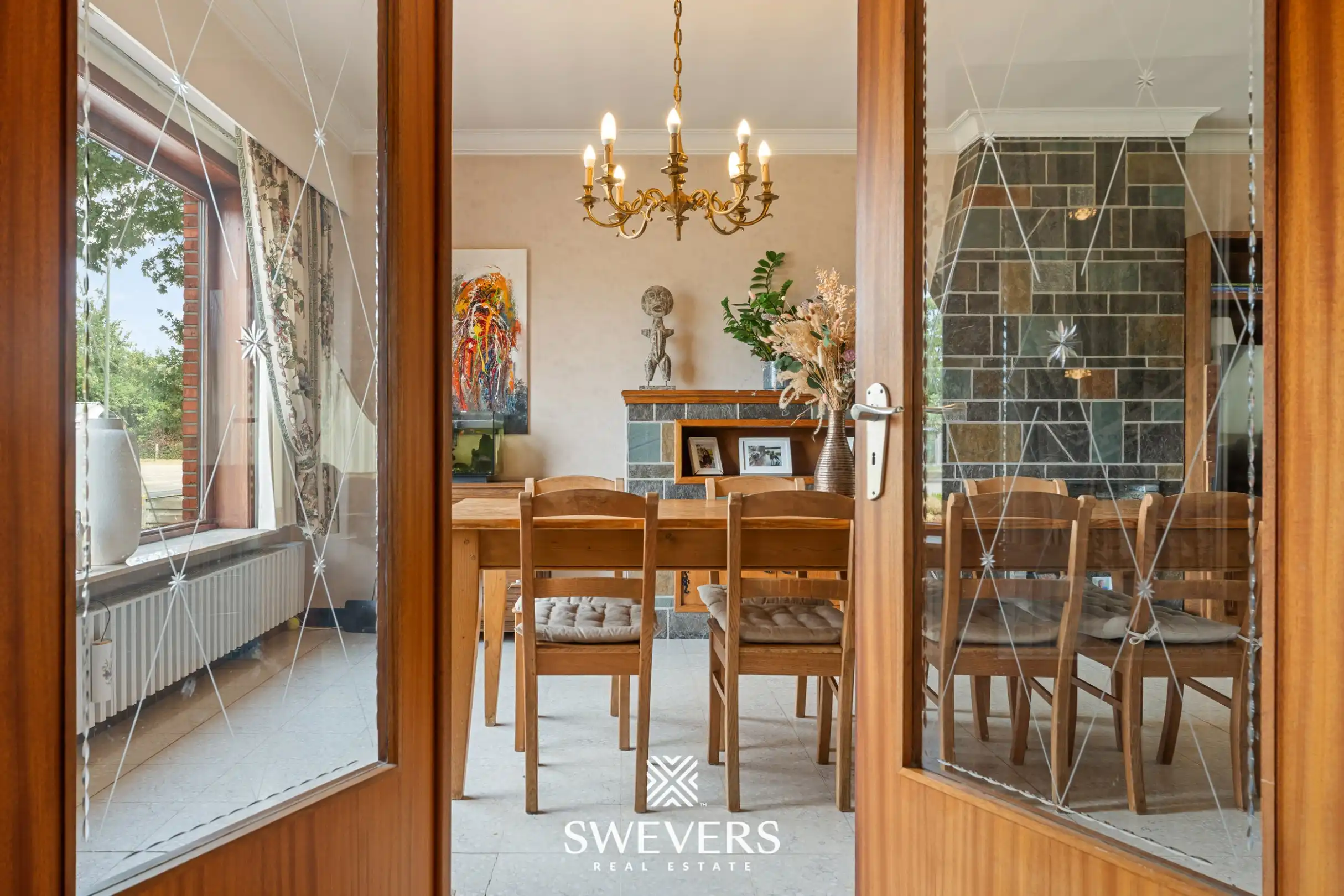 Uitstekend gelegen woning met 4 slaapkamers en mooie tuin foto 3