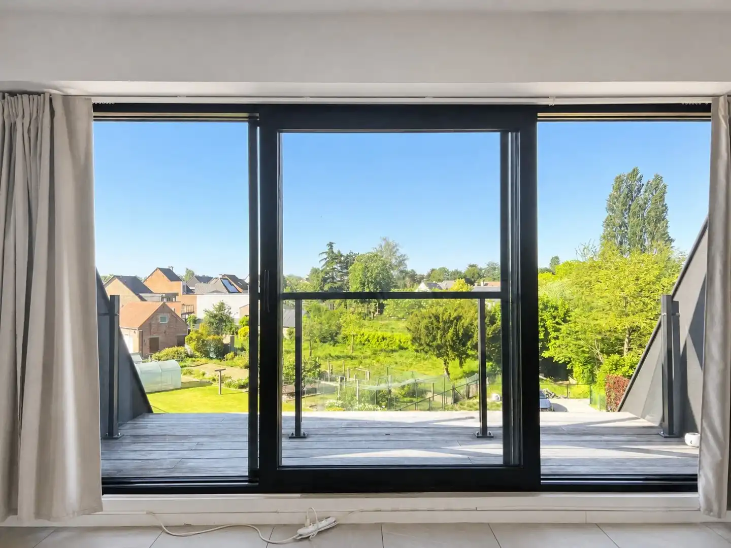 Recent 2-slaapkamer appartement met verschillende terrassen, een kelderberging en een parkeerplaats foto 5