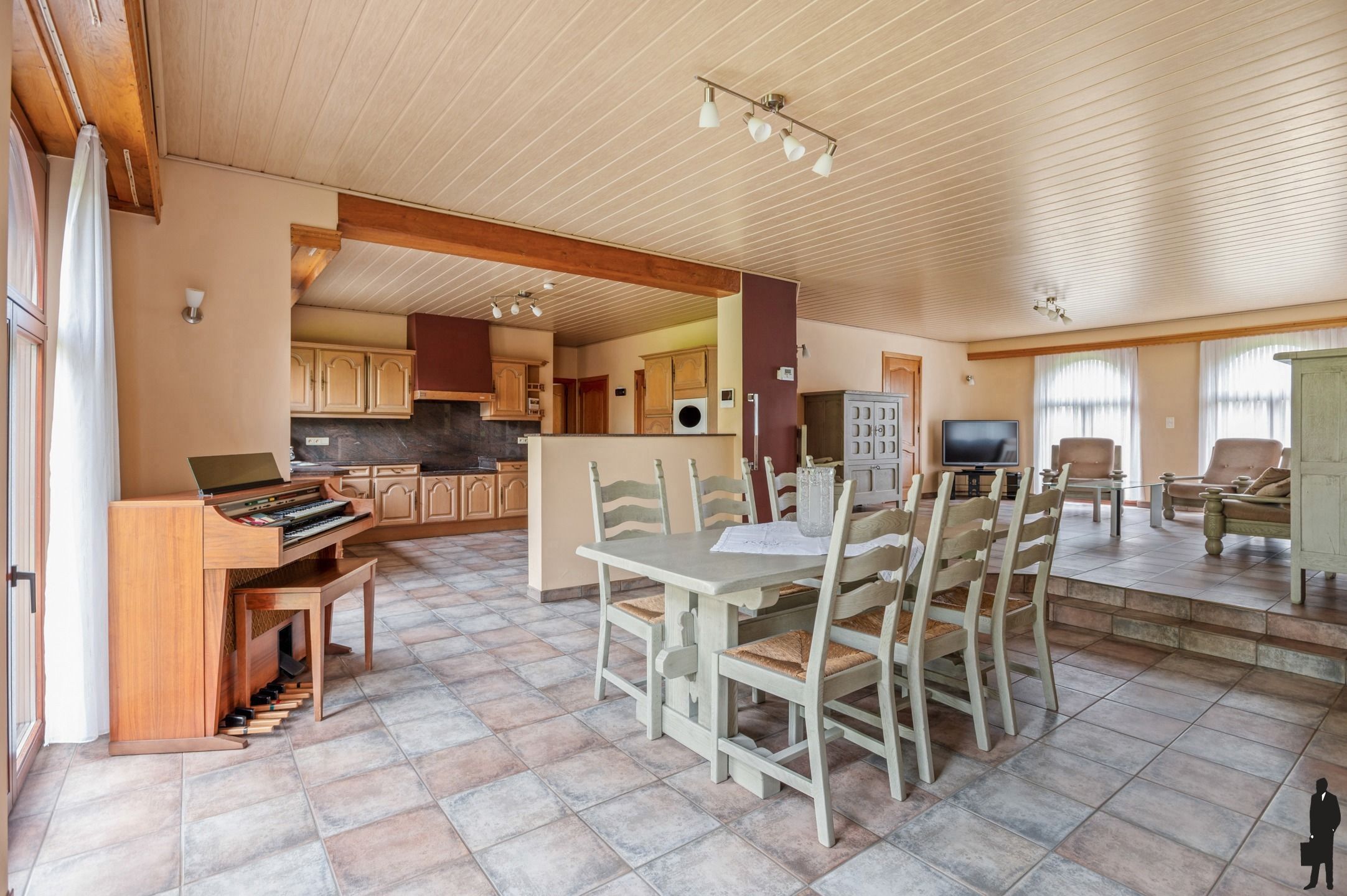 Provençaalse gelijkvloers villa op prachtig perceel van ca. 2.316 m² op de grens met Schilde. foto 9