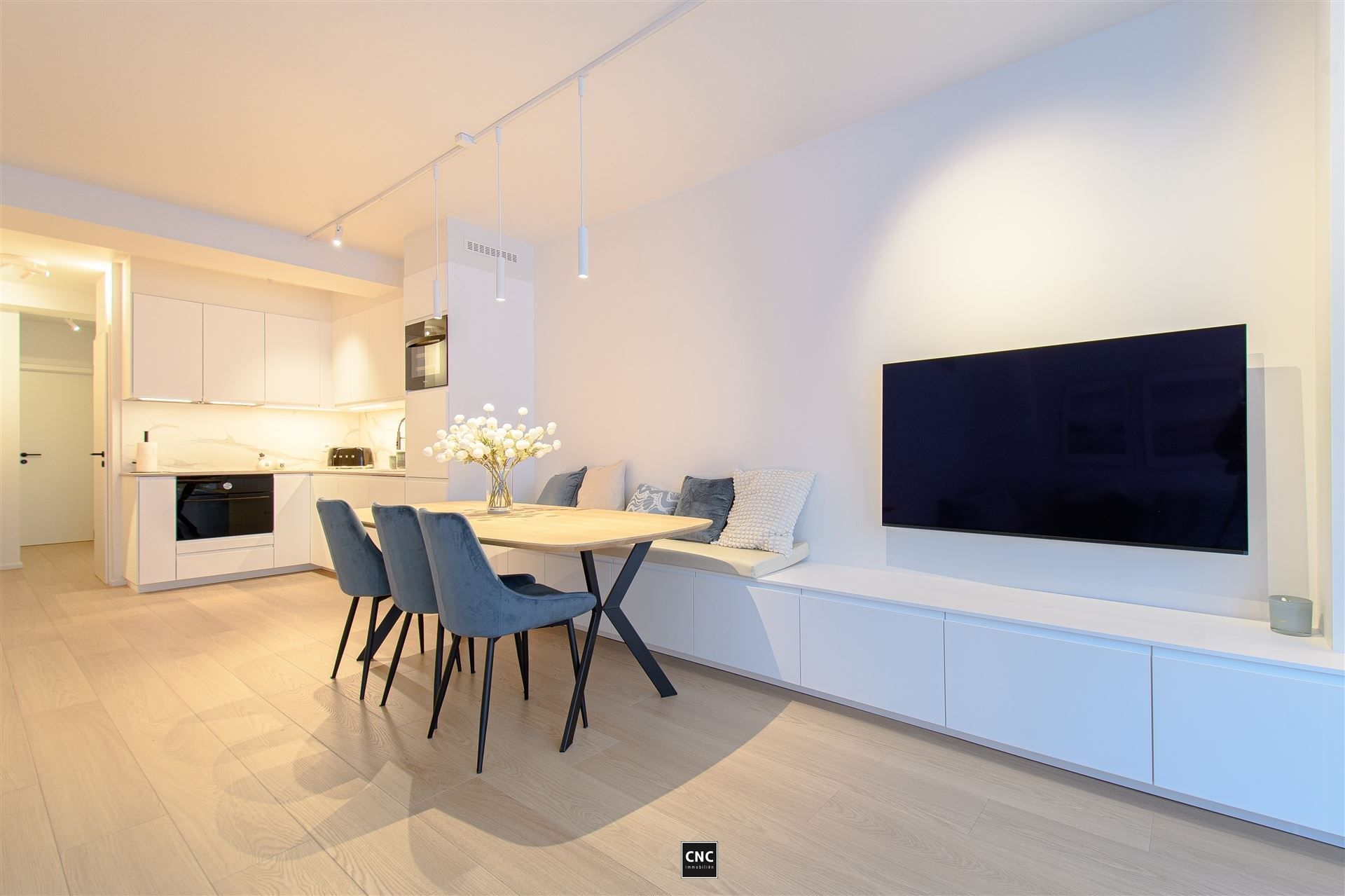 Prachtig gerenoveerd appartement in het hart van Knokke; een ideale plek voor wie op zoek is naar comfort en stijl in een bruisende kuststad.  foto 5