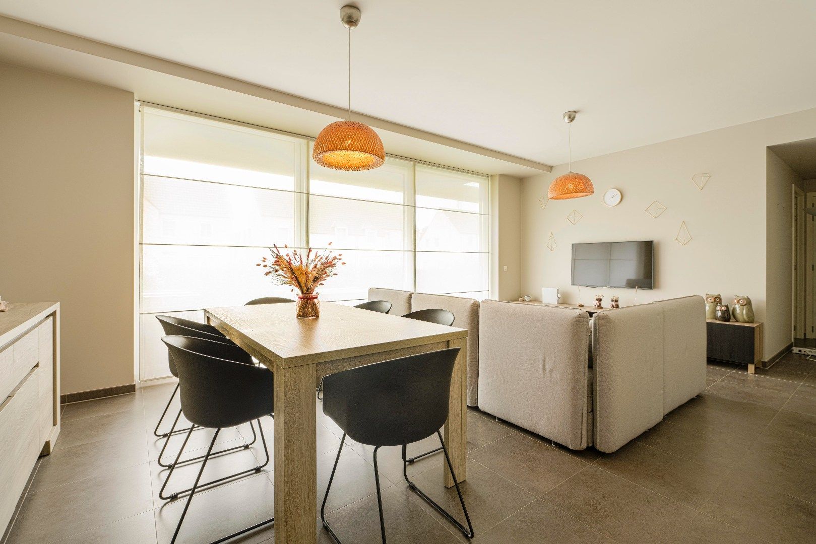 PERFECT INSTAPKLAAR GELIJKVLOERS APPARTEMENT (BJ 2016) foto 5