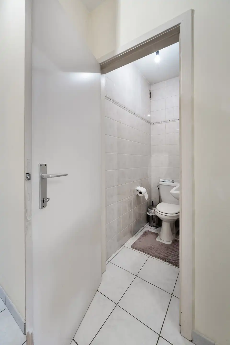 Opbrengsteigendom met 3 verhuurde appartementen nabij stad  foto 13