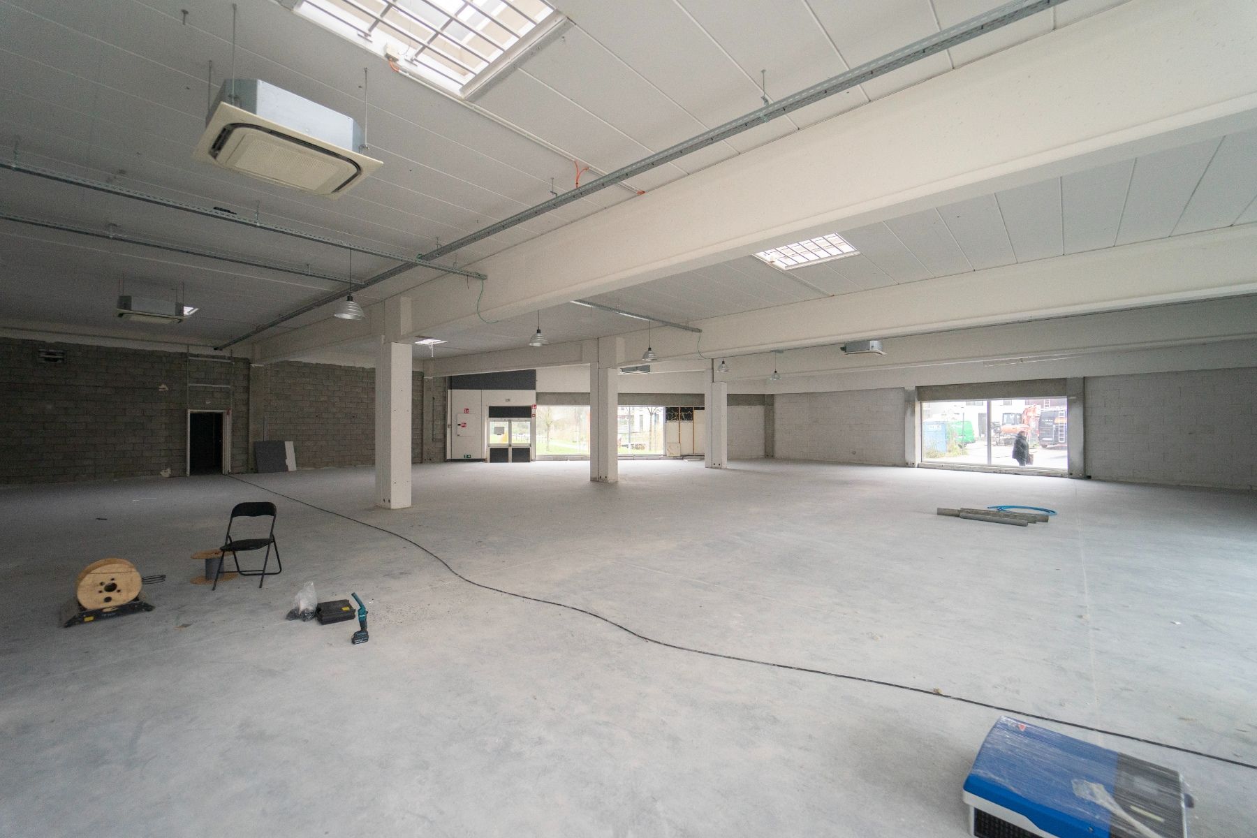 Winkelruimte te huur op goede locatie foto 3