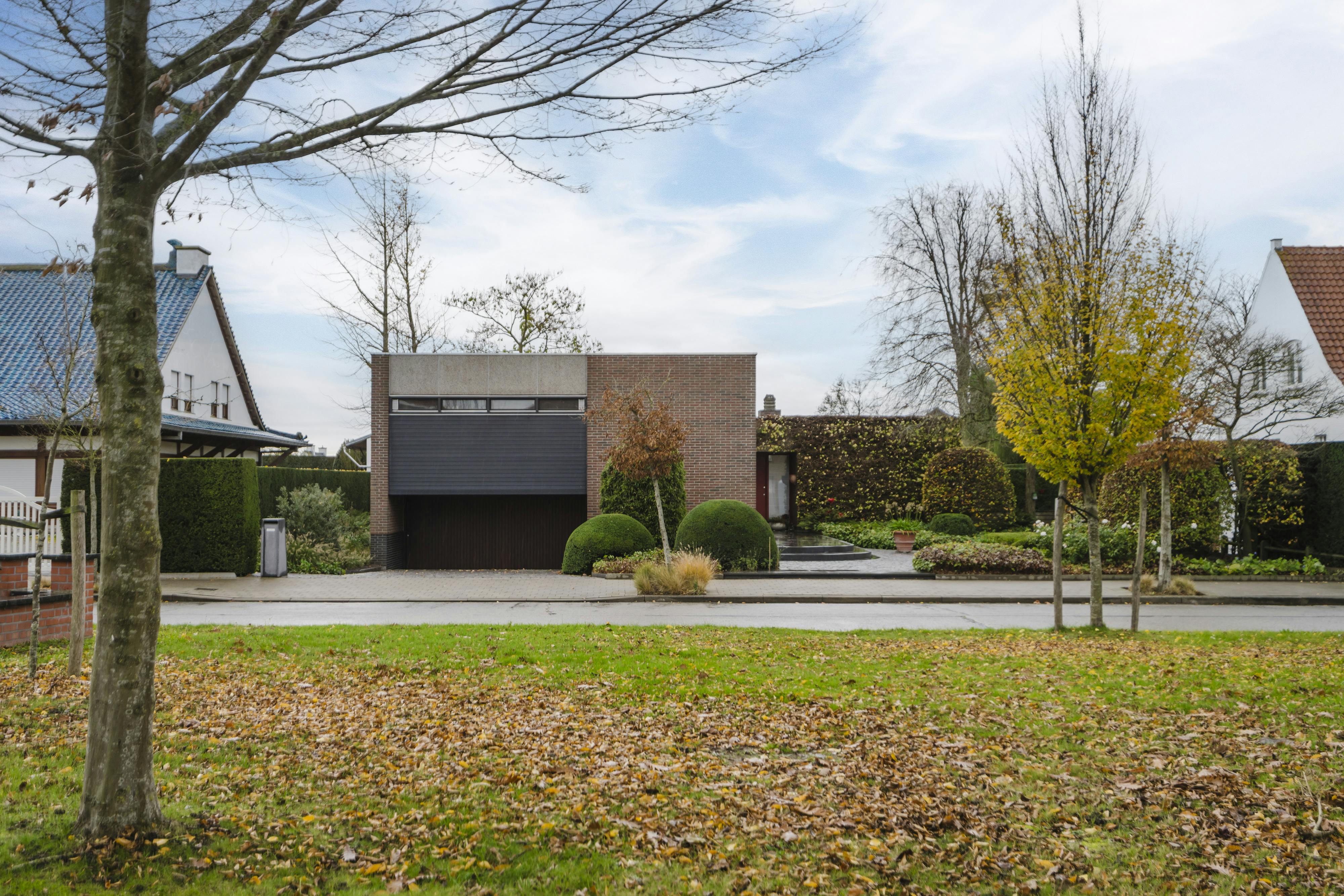 Karaktervolle, architecturale villa te koop in Wevelgem! foto 25