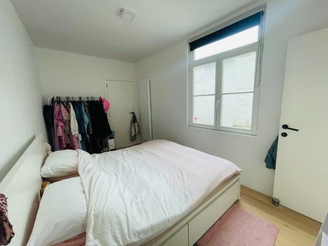 Brugge centrum, Heel leuk totaal vernieuwd  modern appartement met 1 slaapkamer en grote stadspatio. VRIJ : 1 Juni 2025 foto 11
