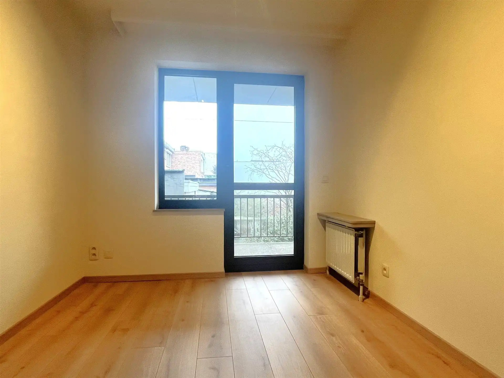 Instapklaar 2-slaapkamerappartement met terras en ruime garage in Deurne foto 6