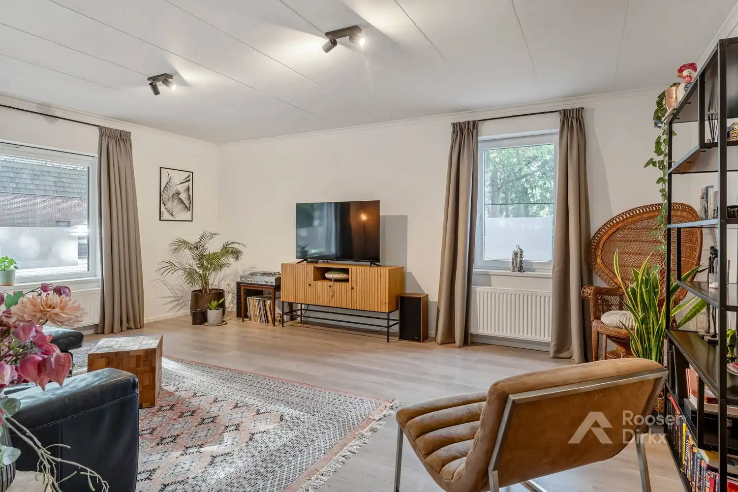 Karaktervolle gerenoveerde landelijke gezinswoning met 5 slaapkamers op perceel van 556m² foto 8