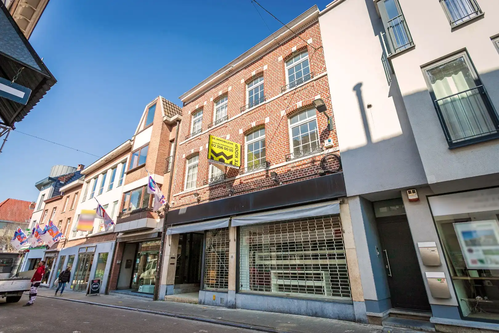 Handelshuis én appartement centrum Halle foto 2