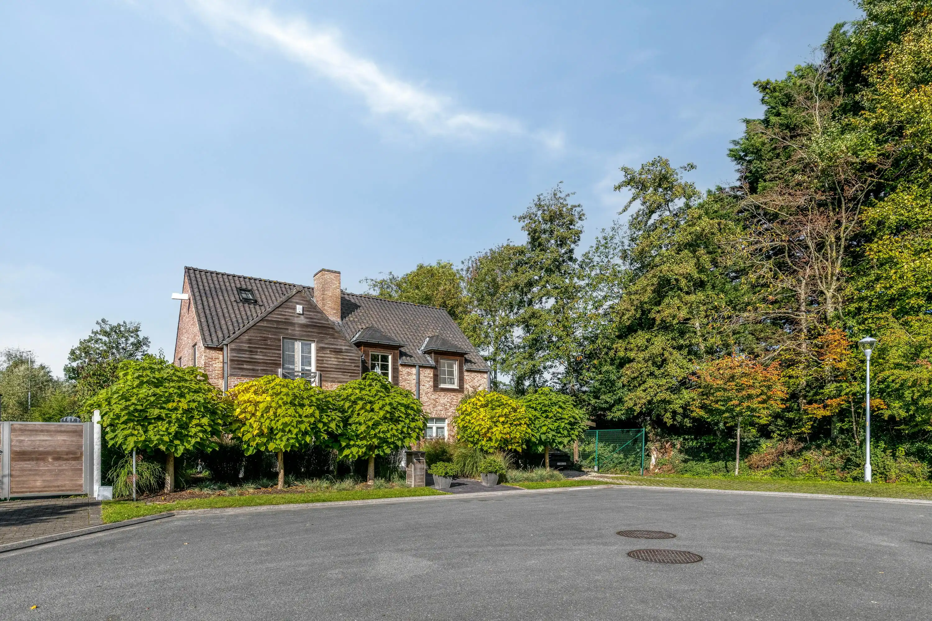 Instapklaar huis met 5 slaapkamers & 2 badkamers in Oostkamp foto 2