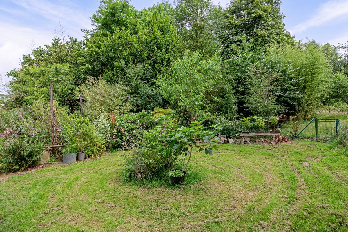 Charmante villa te koop met sprookjesachtige tuin foto 30