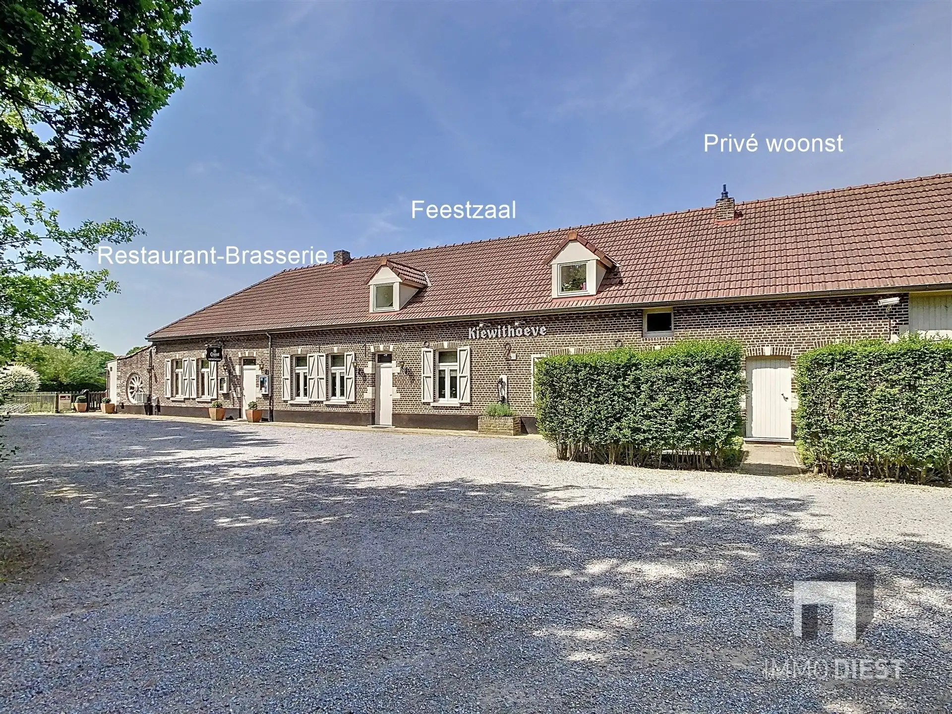 Brasserie - restaurant - feestzaal - privéwoonst foto 3