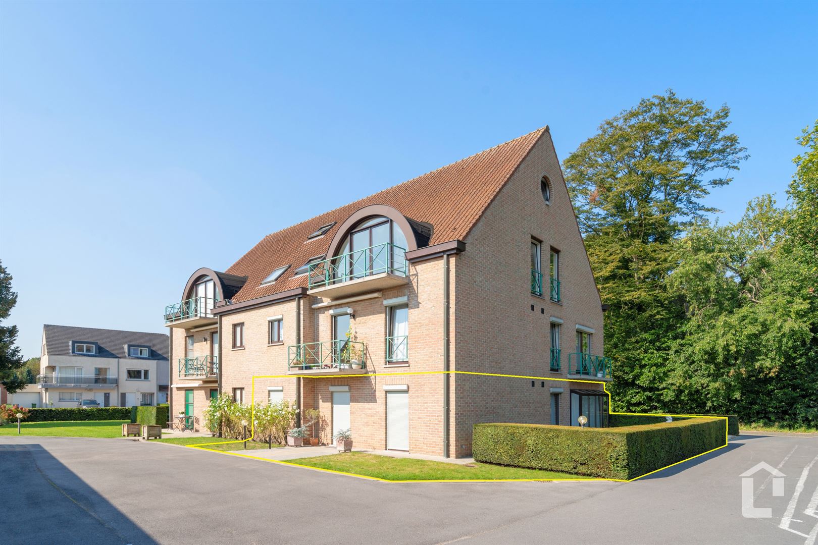 Ruim 3-slaapkamer appartement nabij het centrum van Nazareth foto {{pictureIndex}}