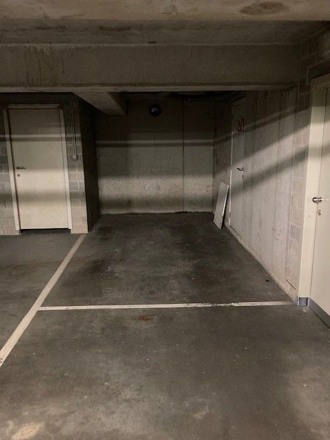 Autostaanplaats foto {{pictureIndex}}