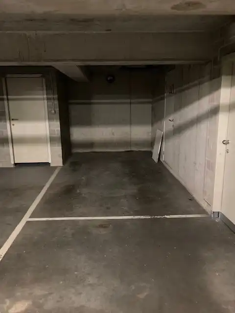 Autostaanplaats foto {{pictureIndex}}