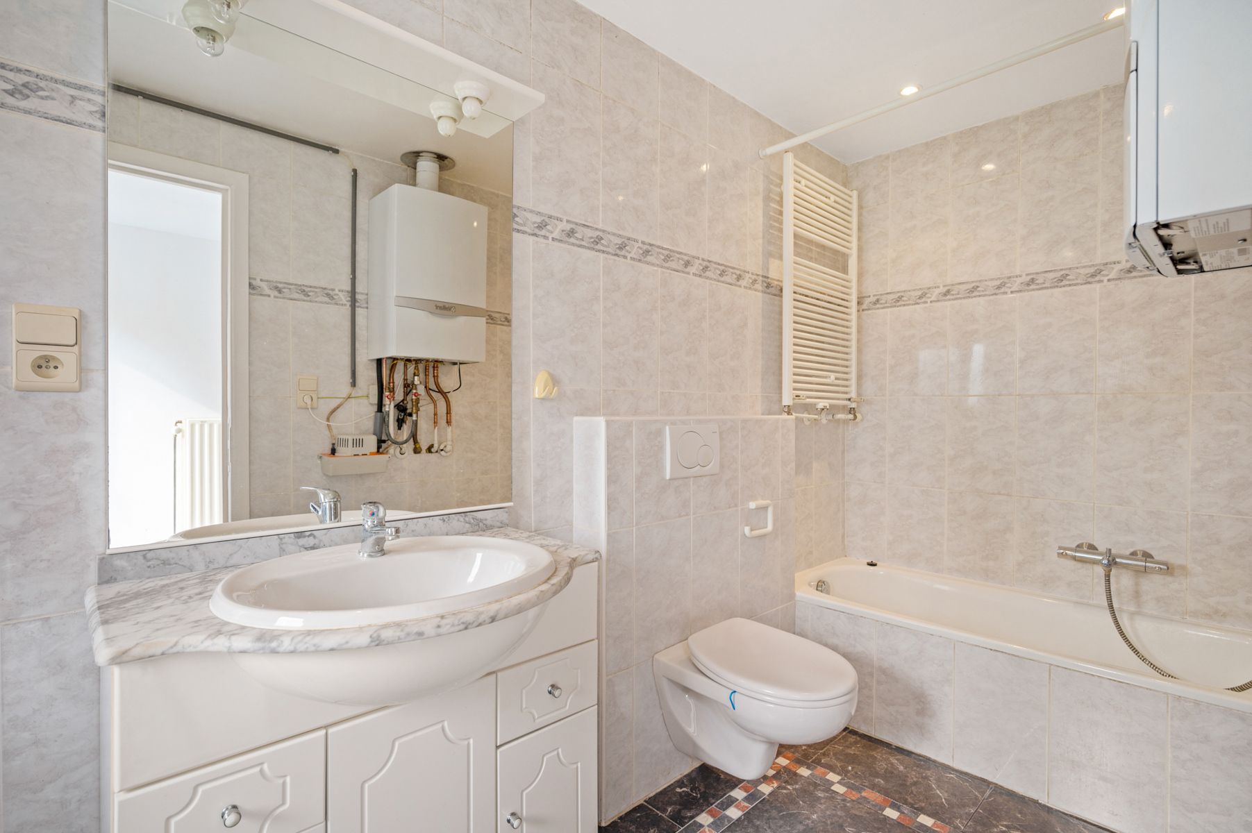 Instapklare eengezinswoning met 2 à 3 slaapkamers en tuin. foto 8