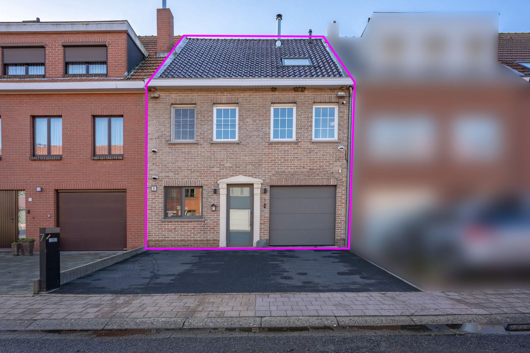 Instapklare woning met 5 slaapkamers in doodlopende straat foto {{pictureIndex}}