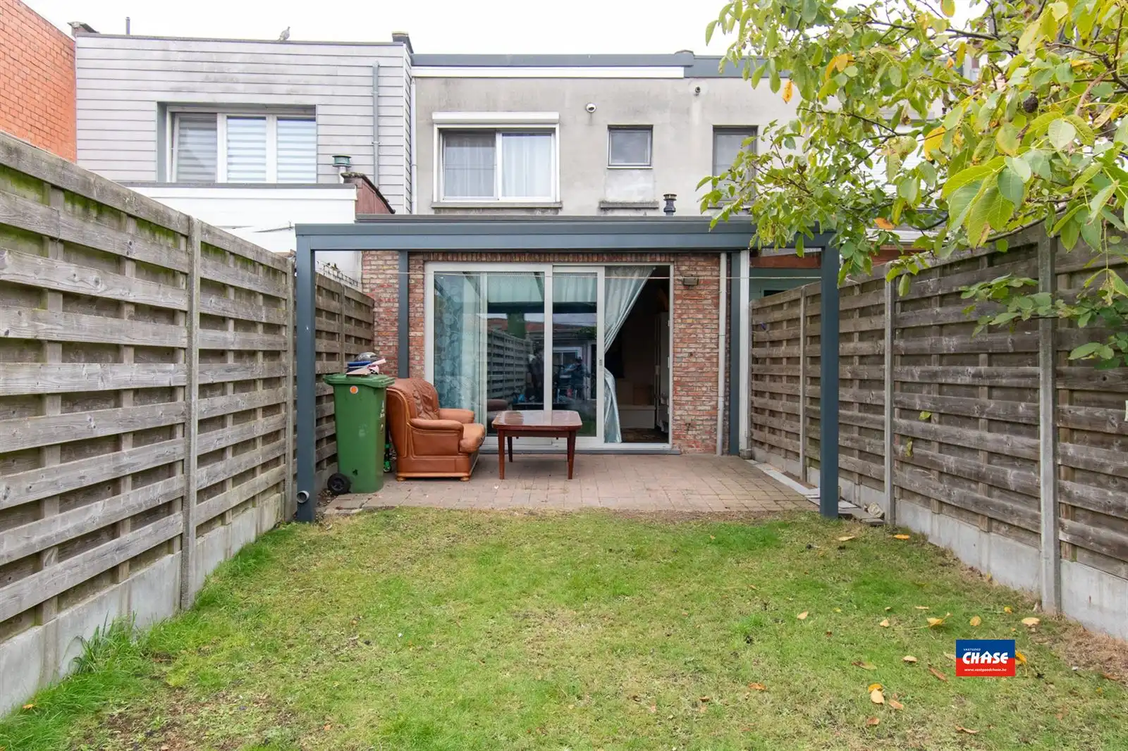 Instapklare woning met 2 tot 3 slaapkamers en mooie tuin foto 3