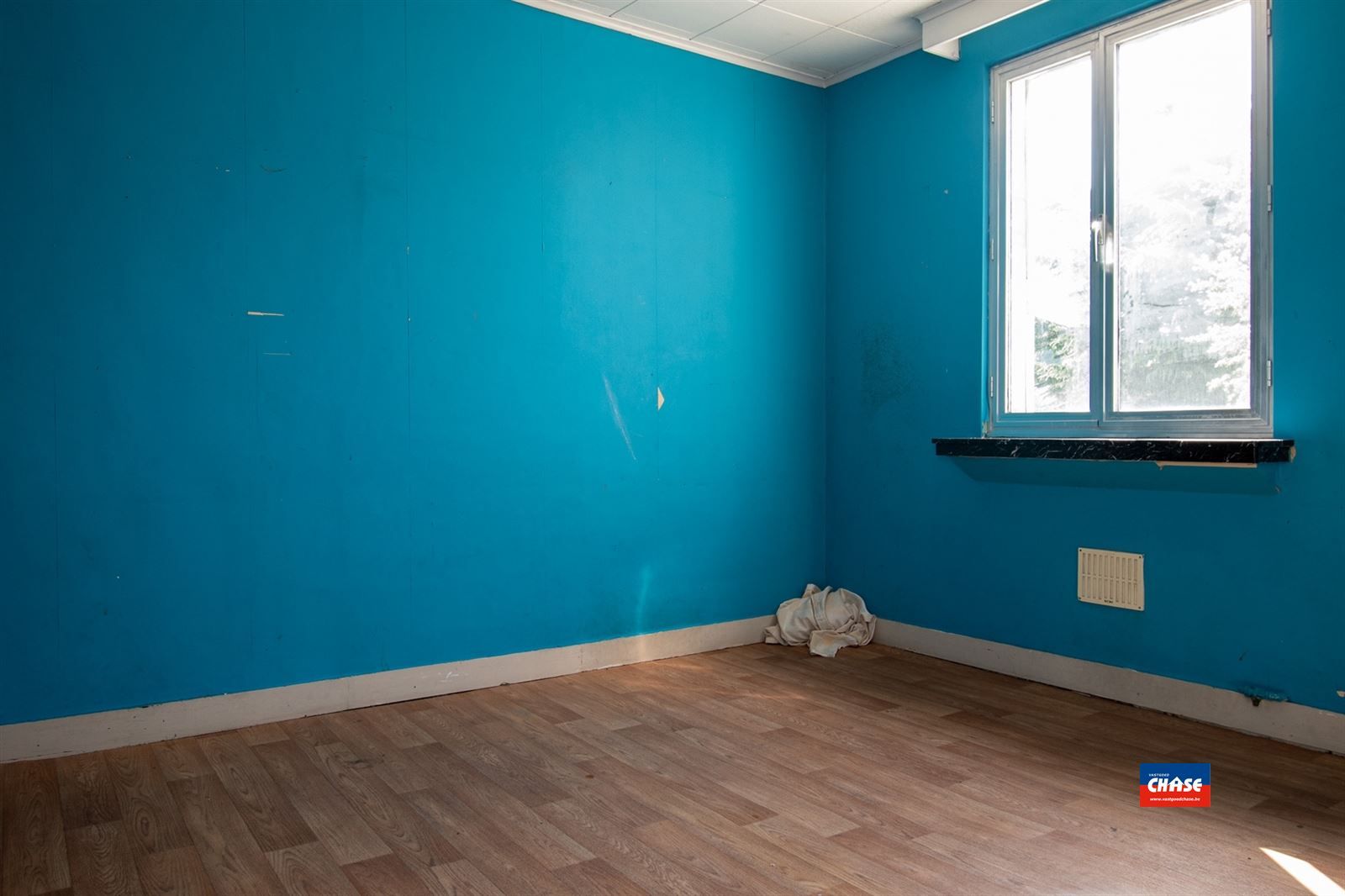 Te renoveren woning met 2 slpks en tuin foto 14