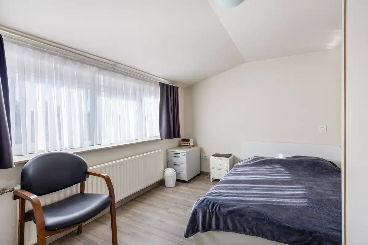 Gerenoveerde gezinswoning met vier slaapkamers op rustige ligging in Sint-Denijs-Westrem foto 21
