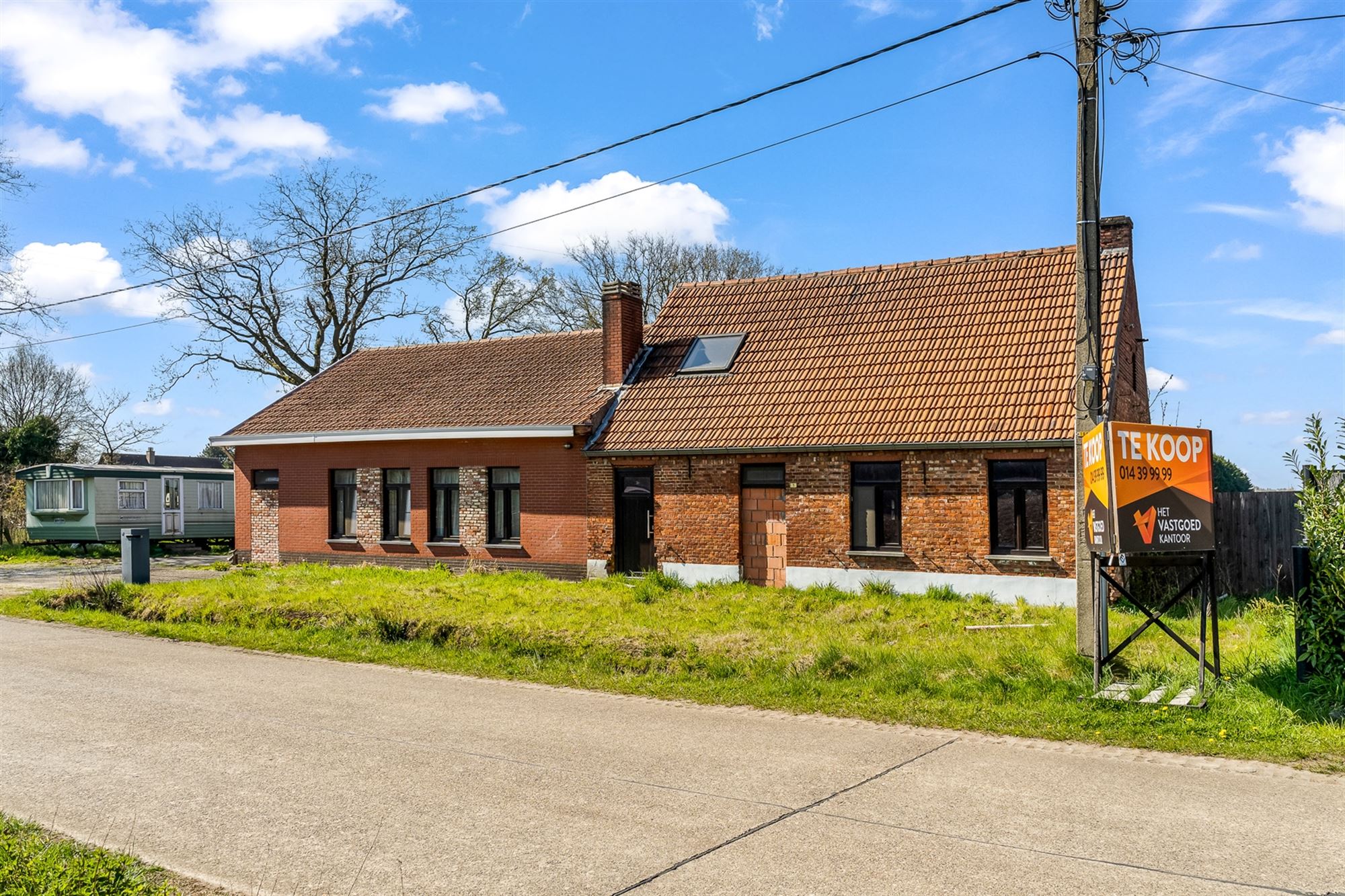 FANTASTISCH GELEGEN, DEELS GERENOVEERDEWONING OP 1817M2! foto 4