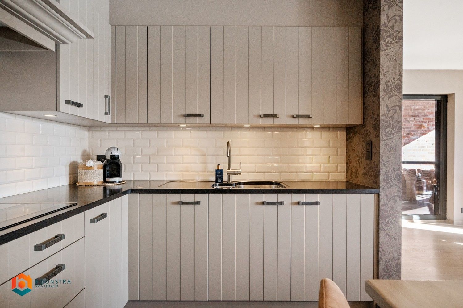 Luxueus instapklaar app met 2 slpkrs en staanplaats foto 10