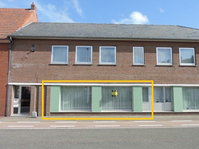 Gelijkvloers appartement met garage foto {{pictureIndex}}