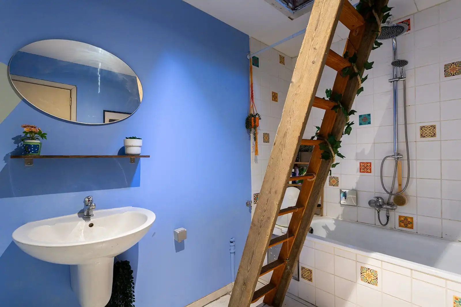 Gezellige woning met veel potentieel in groene buurt foto 22