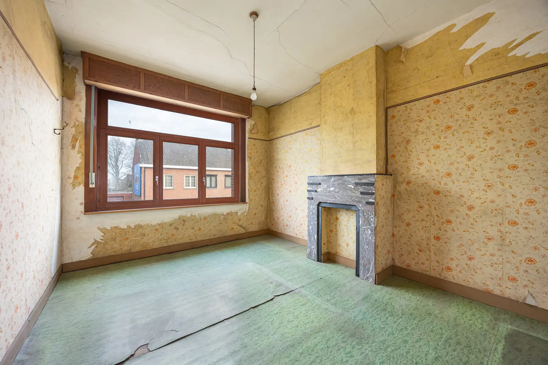 Te renoveren halfopen bebouwing met 3 slaapkamers in het centrum van Merksplas.  foto 11