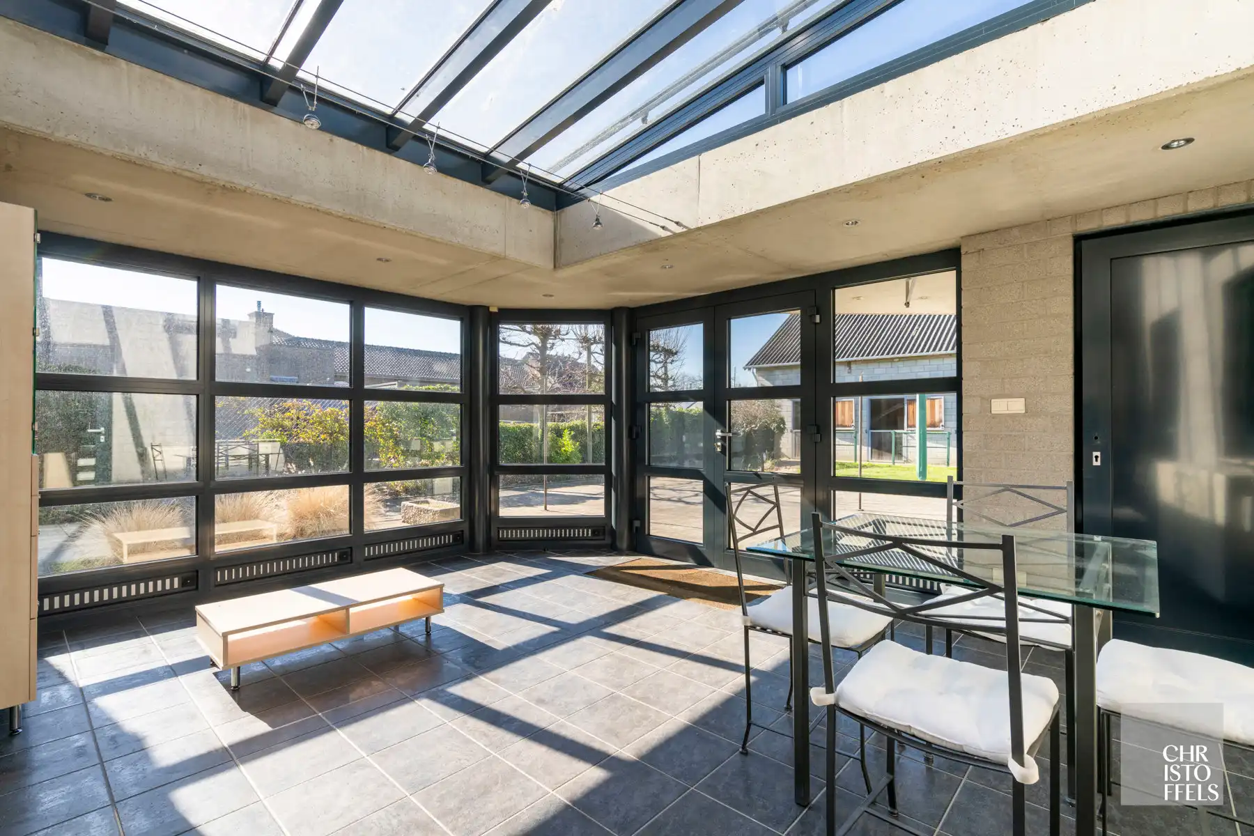 Vergunde tweewoonst met paardenaccommodatie op 3.721 m²  foto 4