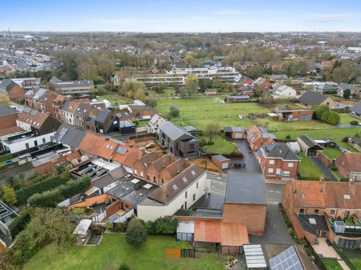 Half open woning met garage foto 3