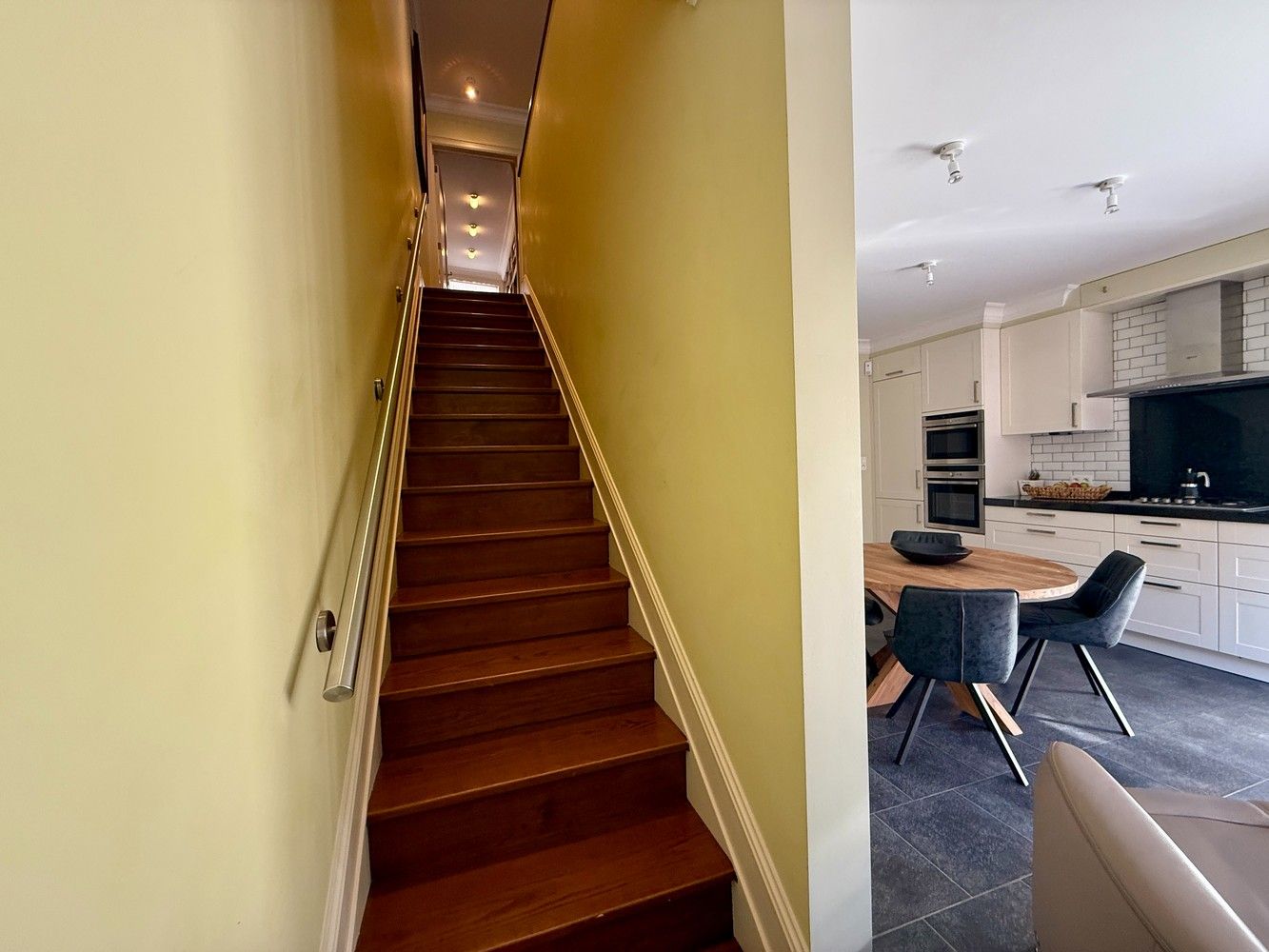 Charmante, volledige instapklare woning in hartje Tongeren foto 9