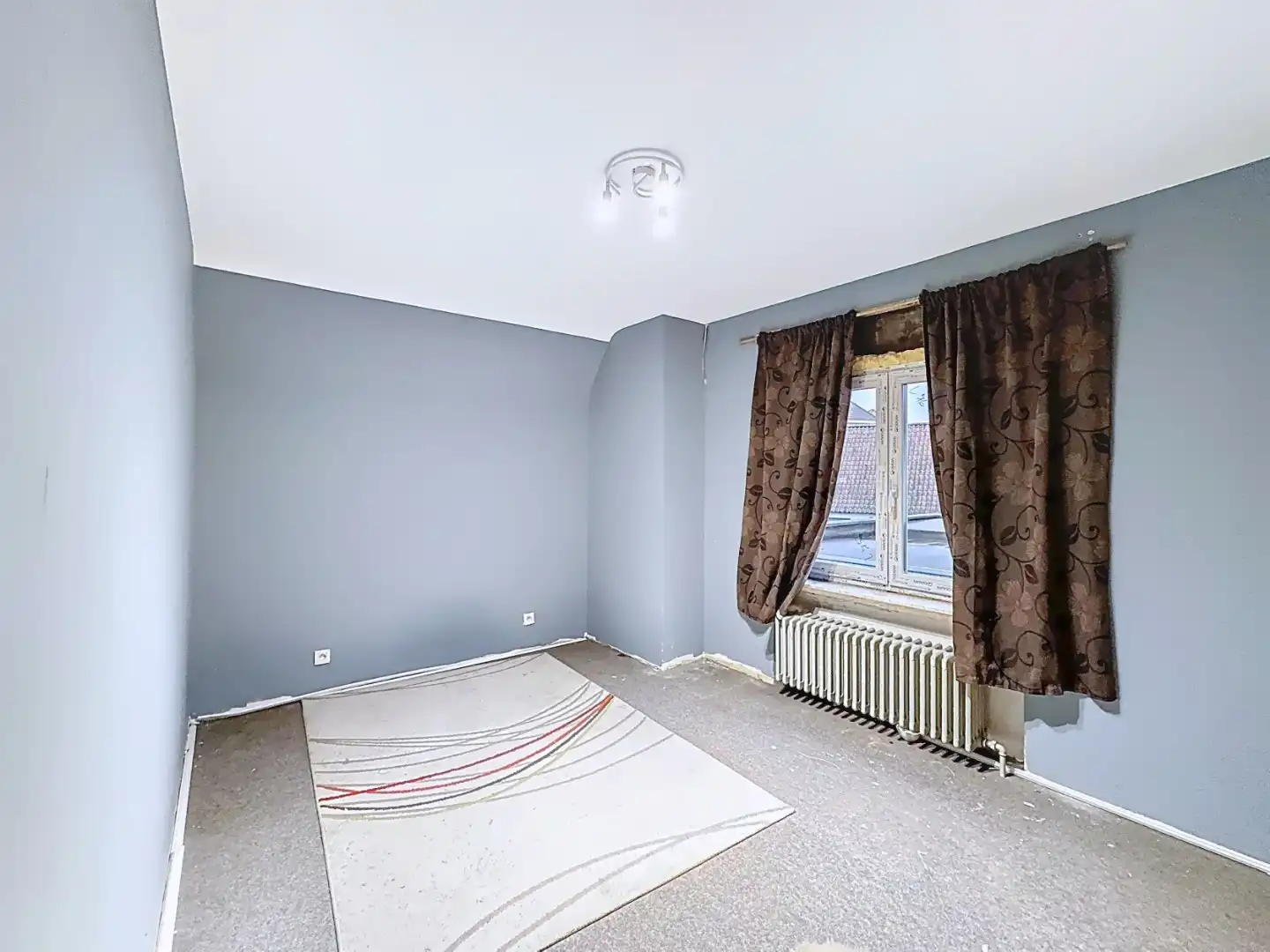 Statige villa met 4 slaapkamers en bureau foto 24