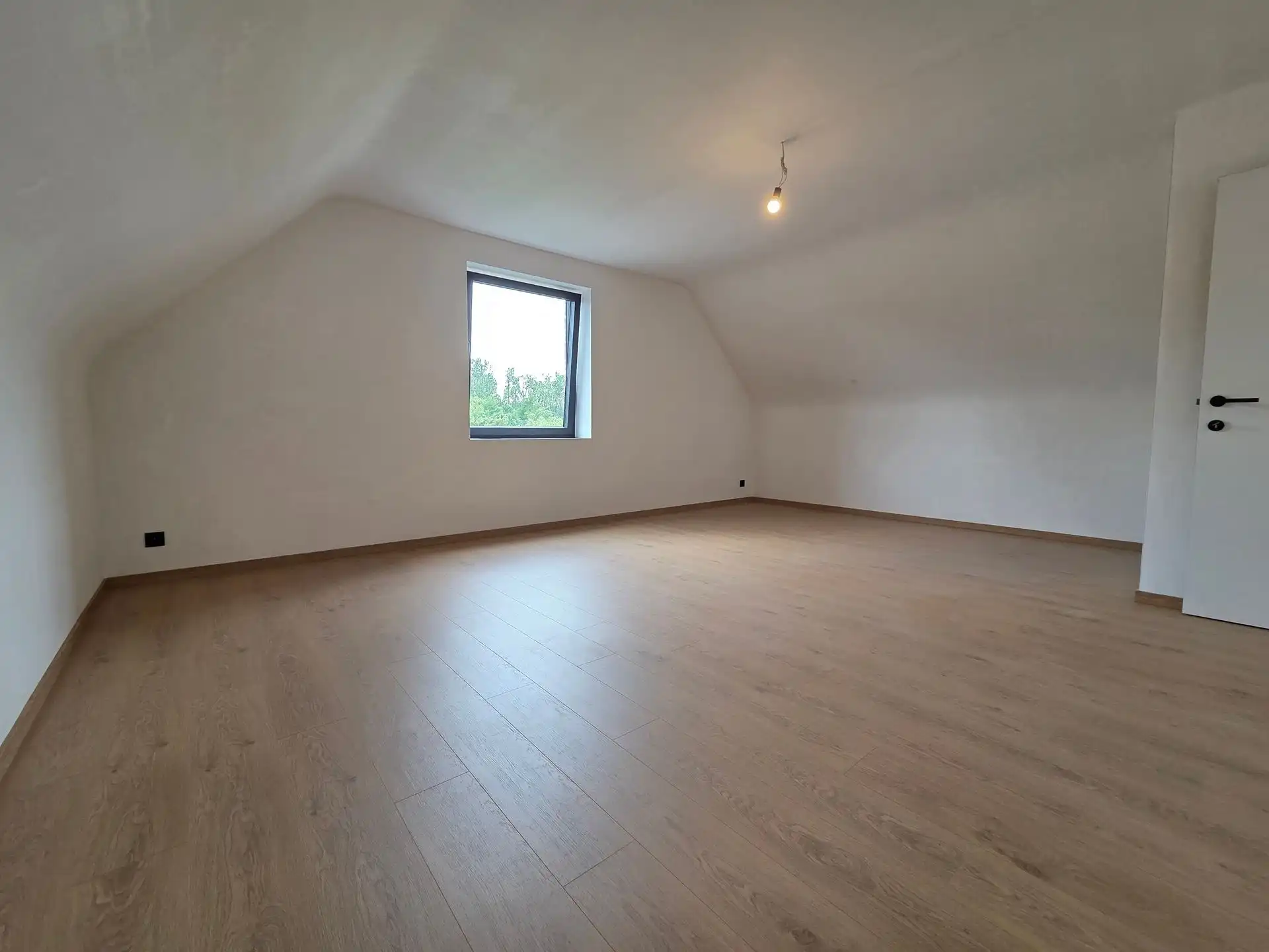 Prachtige, energiezuinige nieuwbouw woning te Keerbergen, gelegen vlakbij het centrum, winkels, scholen en openbaar vervoer.  foto 21