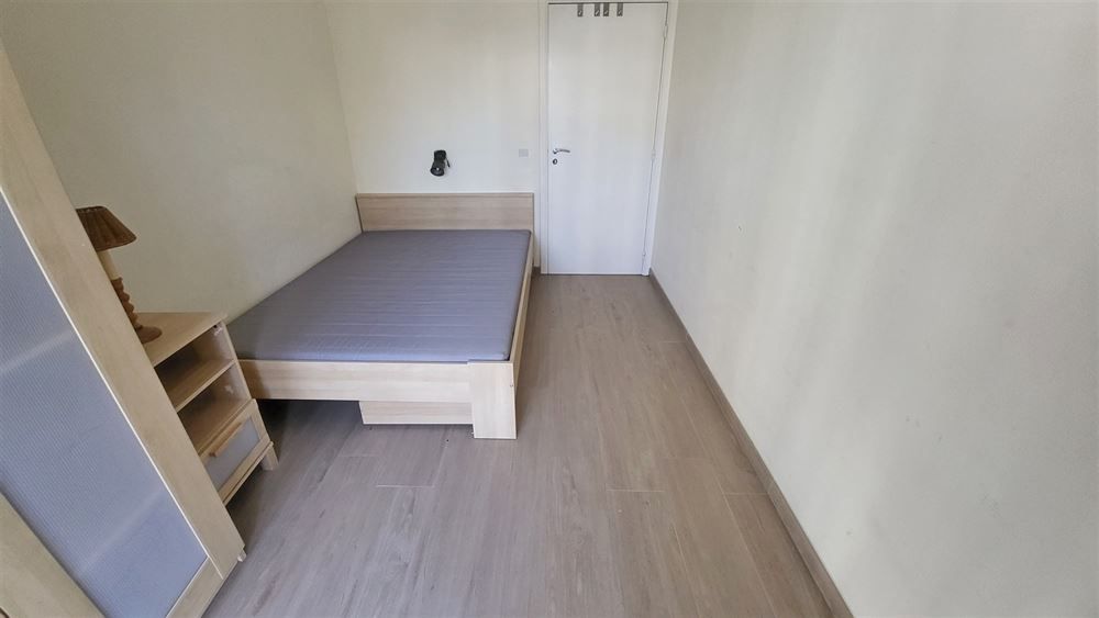 Ruim en gemeubels appartement | Stadspark foto 13