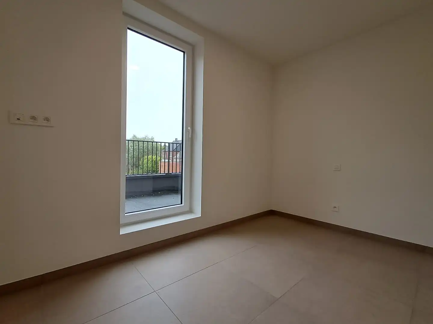 Ruim appartement met 2 terrassen! foto 8