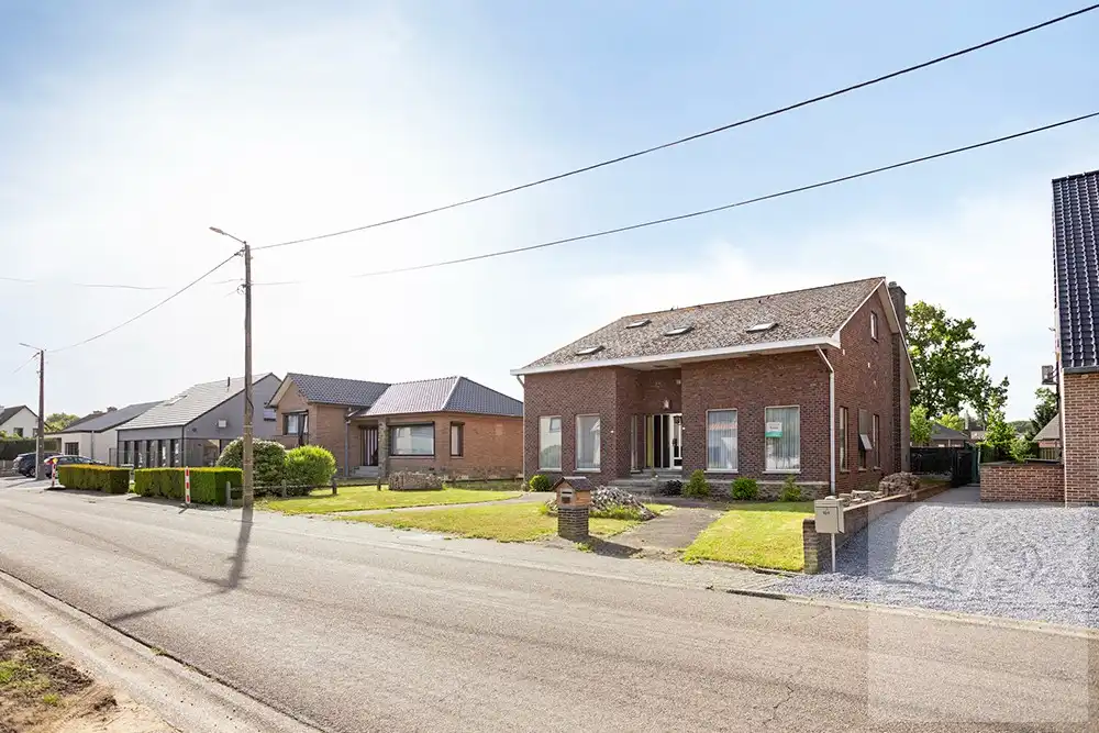 Ruime woning (met 2 huisnummers)te koop aan de Grotestraat in Herk-de-Stad - Ideaal voor diegenen die op zoek zijn naar ruimte en mogelijkheden of een klein investeringsproject! foto 5