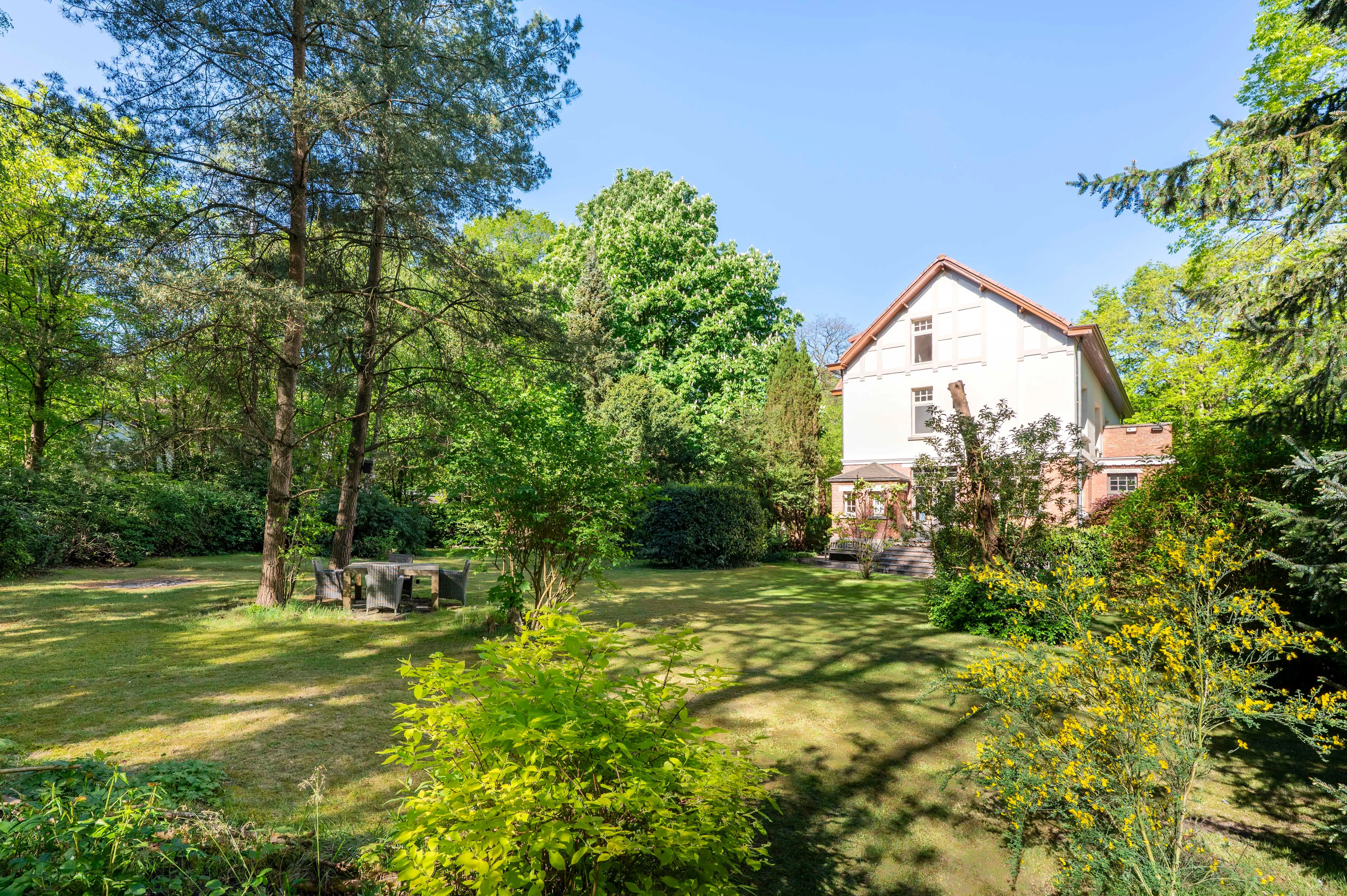 Karaktervolle officierswoning op een unieke locatie in Brasschaat! foto 27