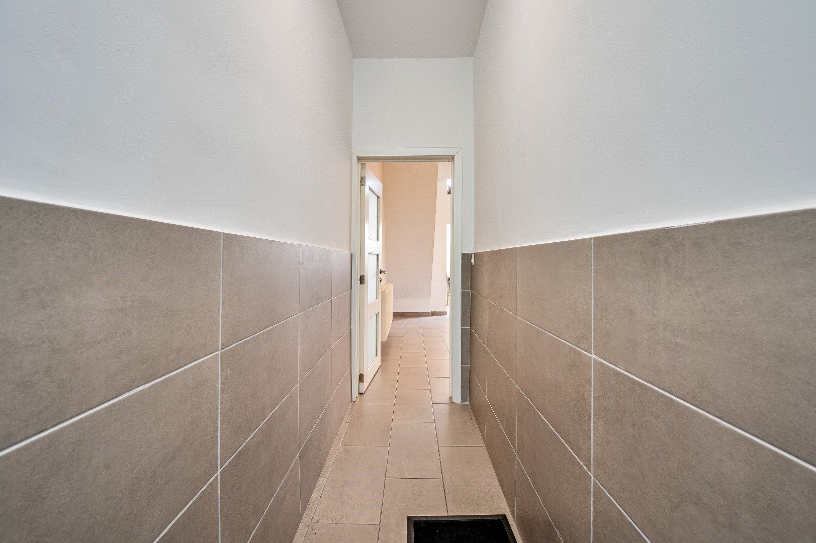 Gerenoveerde stadwoning met 4 slaapkamers foto 2