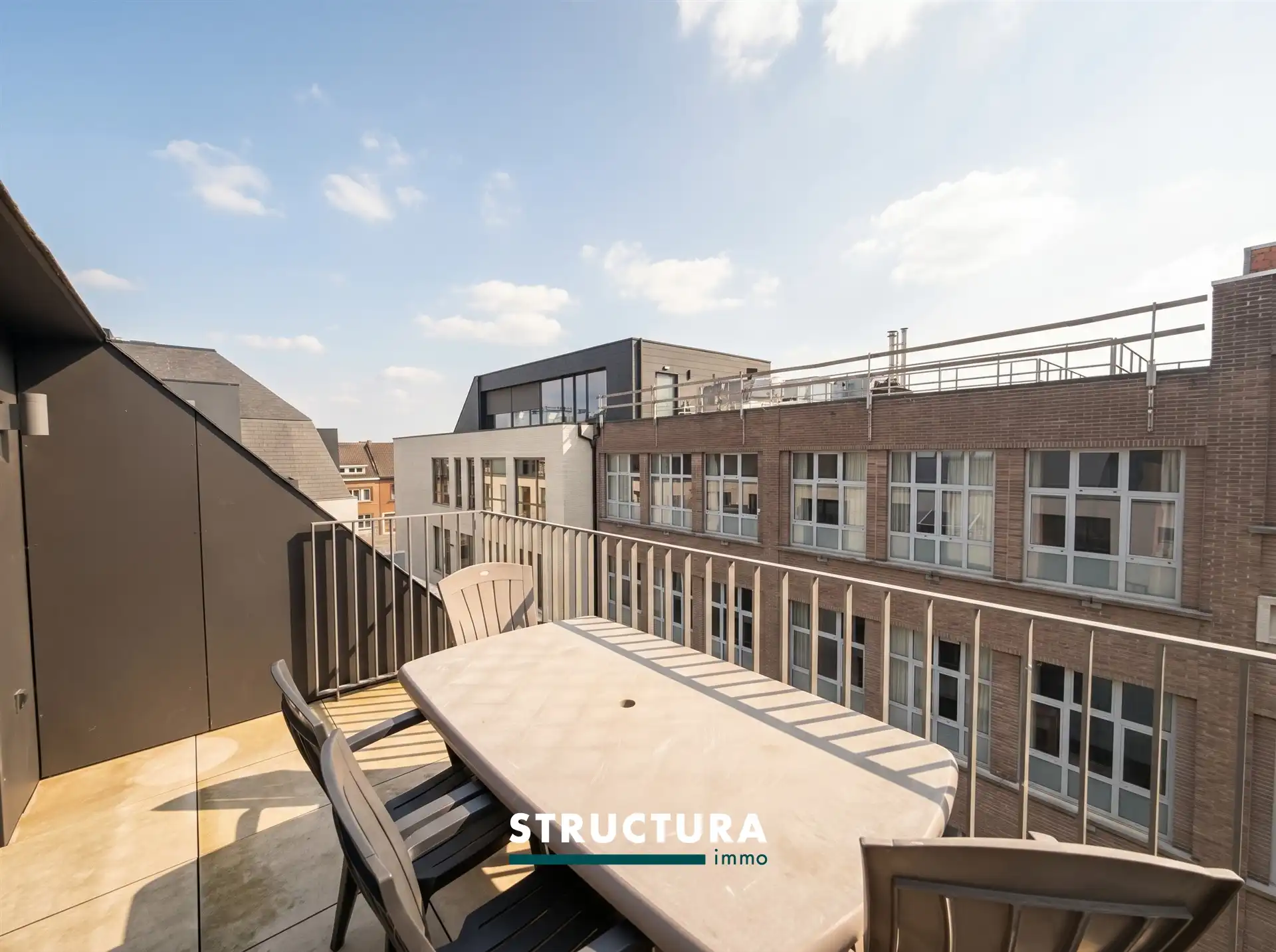 appartement met 2 terassen foto 12