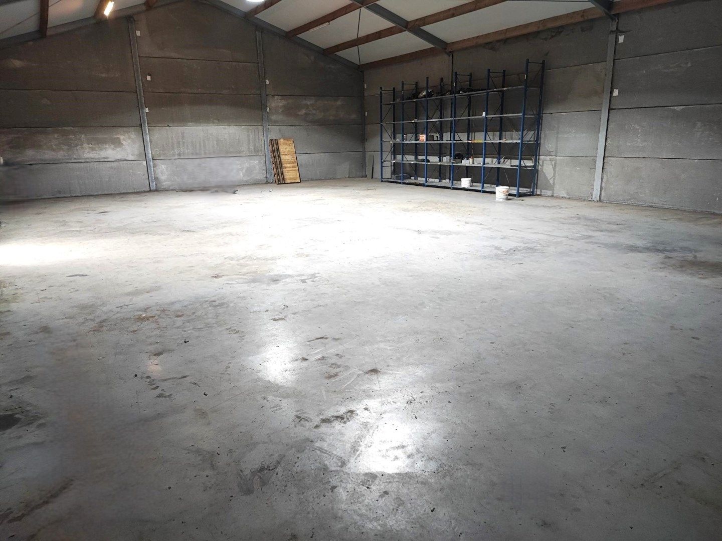 Loods - opslagruimte (250 m²), Lichtervelde. foto 3