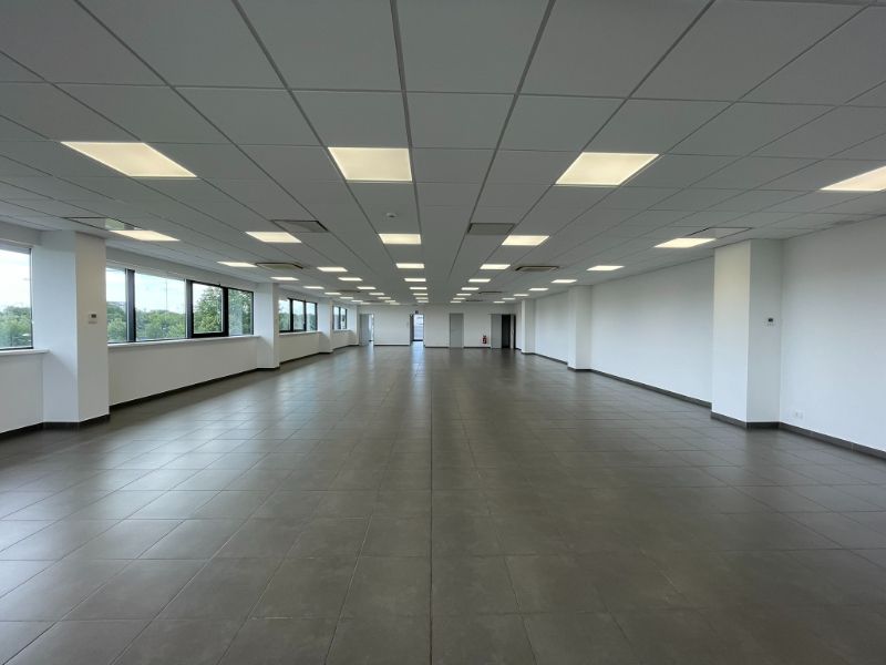 Kantoor van 350m² te huur op goede locatie in Sint-Denijs-Westrem. foto 7