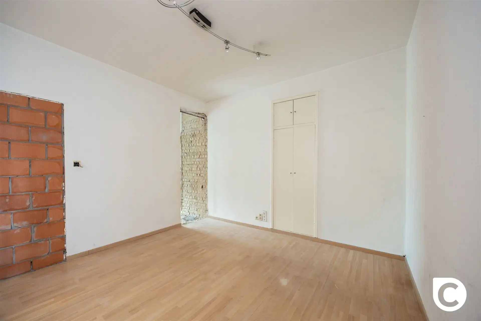 Te renoveren appartement met terras  foto 8